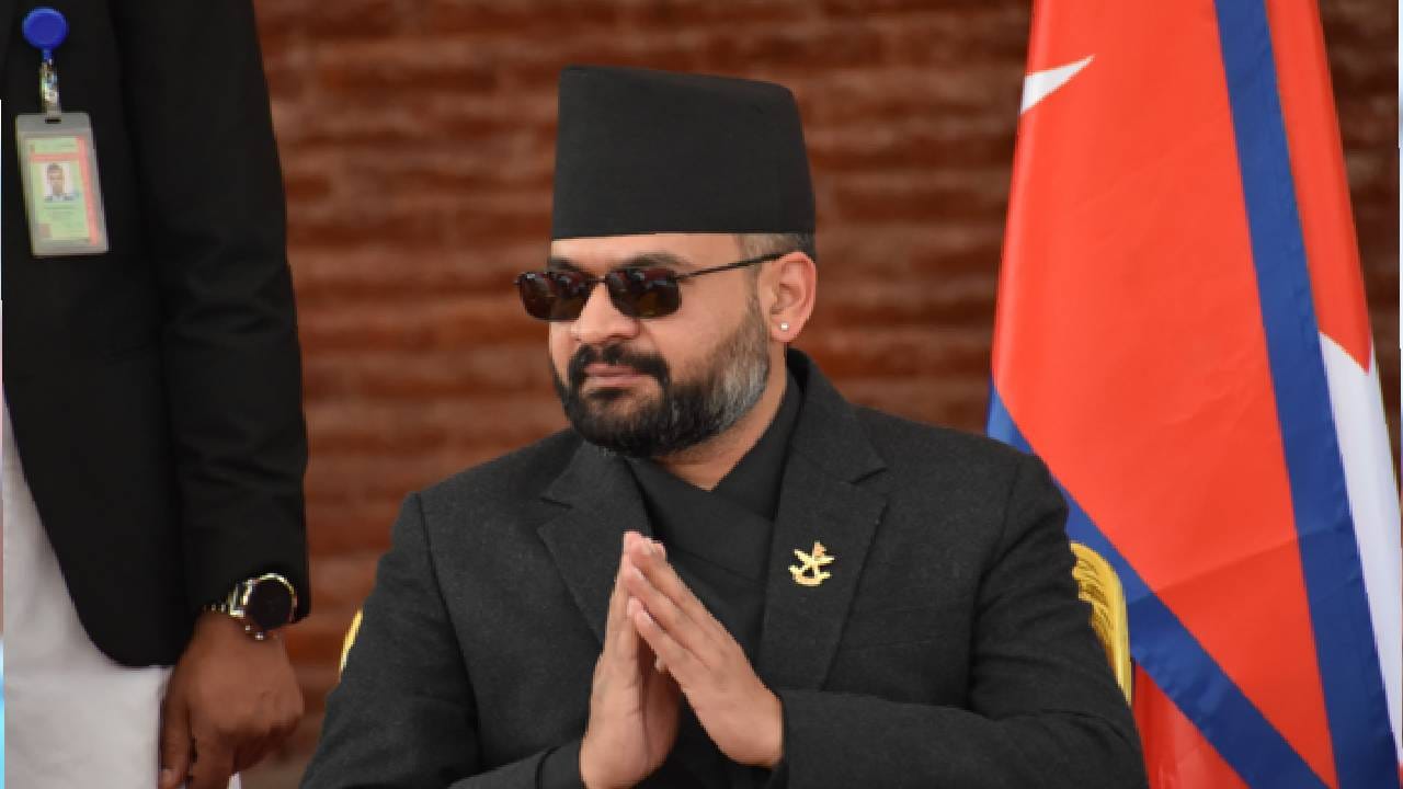 नेपाळच्या नव्या पंतप्रधानाने कालापानी आणि लिपूलेखचा जुना मुद्दा पुन्हा उपस्थित केला आहे. मानसरोवर यात्रेसाठी चीनकडून जारी करण्यात आलेल्या एडवायजरीवर बालेन शाह यांनी नेपाळची सहमती नसल्याचं म्हटलं. कालापानी आणि लिपूलेख हे आपले भाग असल्याचा नेपाळचा दावा आहे. केपी ओली यांच्या कार्यकाळात मॅपही बदलण्यात आला. (Getty Images) 