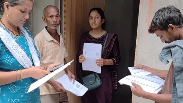 Special Intensive Revision : नाव नोंदणीसाठी अधिकारी आल्यावर काय कराल? निवडणूक आयोगाने सांगितल्या चार गोष्टी; नोंद करून ठेवा