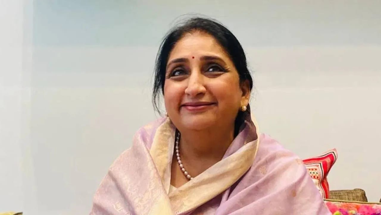 राष्ट्रवादीची बदनामी करणाऱ्यांना सुनेत्रा पवारांनी सुनावले खडे बोल, म्हणाल्या या 4 नेत्यांनी आता... राष्ट्रवादीची बदनामी करणाऱ्यांना सुनेत्रा पवारांनी सुनावले खडे बोल, म्हणाल्या या 4 नेत्यांनी आता...