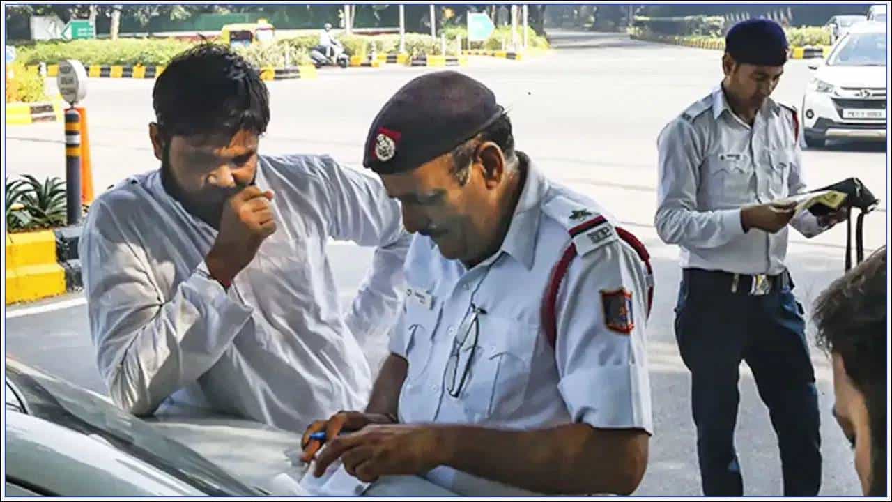 चुकीचे ट्रॅफिक चालान आल्यास काय करावे? ऑनलाईन तक्रार करण्याची सोपी पद्धत जाणून घ्या