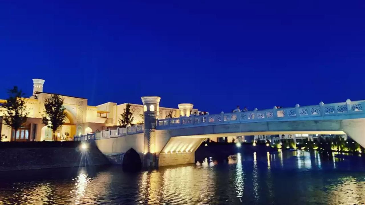 भारताचे १ लाख येथे चक्क १ कोटी बनतात, कमी बजेटमध्ये करा परदेश दौरा, भारताशी आहे नाते... भारताचे १ लाख येथे चक्क १ कोटी बनतात, कमी बजेटमध्ये करा परदेश दौरा, भारताशी आहे नाते...