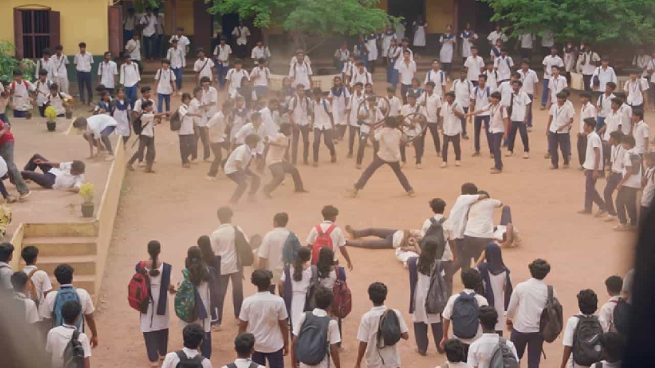 2026 या वर्षात आतापर्यंत एकापेक्षा एक दमदार चित्रपट प्रेक्षकांच्या भेटीला आले. त्यापैकी काही कमी बजेटचे तर काही बिग बजेटचे चित्रपट होते. अवघ्या दहा कोटी रुपयांमध्ये बनलेल्या या चित्रपटाने बॉक्स ऑफिसवर 23 पट अधिक कमाई करत सर्वांनाच थक्क केलं.