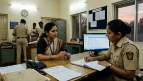 अजित पवार गटाच्या नेत्याकडून महिला अधिकाऱ्याला धमकी, तहसील कार्यालयात.