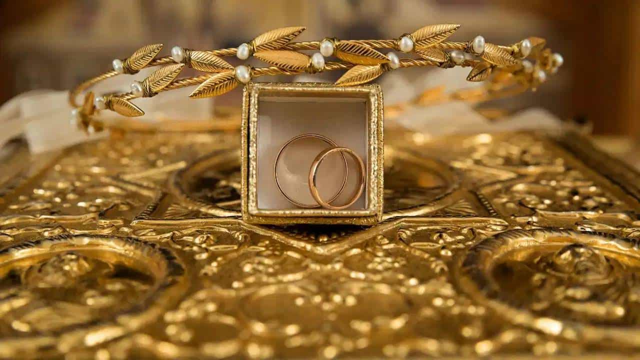 Gold Price Today : 2 दिवसांत सोनं हजाराने स्वस्त, आज 10 ग्रॅमचा भाव किती ? जाणून घ्या पटापट