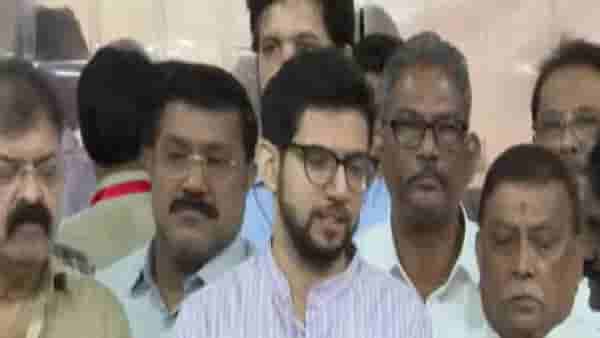 Aaditya Thackeray : फेकनाथ मिंधे..सगळे रात्रीचे खेळ..आदित्य ठाकरेंचे एकनाथ शिंदेंच्या जिव्हारी लागणारे शब्द