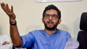 सचिन अहिर यांनी सोडली साथ, आदित्य ठाकरेंची पहिली प्रतिक्रिया, म्हणाले...