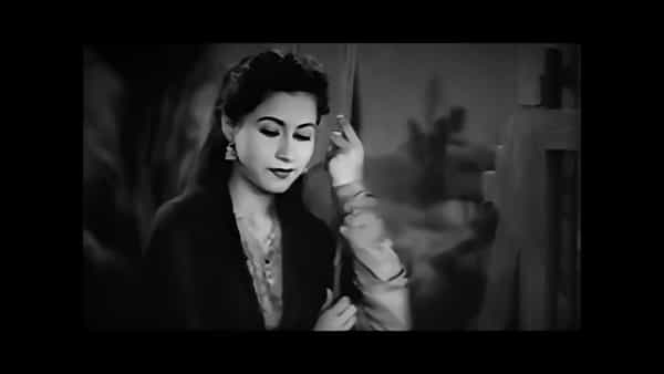 भारतीय चित्रपटसृष्टीतील सुरसम्राज्ञी लता मंगेशकर यांचे ‘आएगा आनेवाला’ हे गाणे आजही प्रेक्षकांना मंत्रमुग्ध करते. 1949 मध्ये प्रदर्शित झालेल्या 'महल' या चित्रपटातील हे गाणं केवळ सुपरहिट ठरले नाही तर याच गाण्यामुळे लता मंगेशकर यांना देशभरात मोठी ओळख मिळाली.