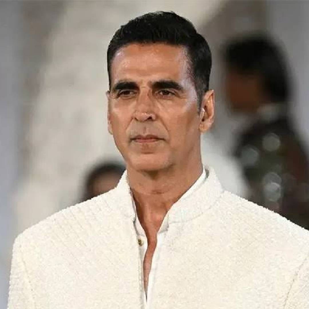 तू कोणता धर्म मानतोस किंवा पाळतोस, असा प्रश्न अक्षयला 'ब्रुट इंडिया'ला दिलेल्या मुलाखतीत विचारण्यात आला. त्यावर उत्तर देताना तो म्हणाला, "माझा हिंदू धर्मावर विश्वास आहे. कारण माझ्या आई-वडिलांनी मला तेच शिकवलं आहे. मी हिंदू धर्माचं पालन करतो, परंतु मला तो कोणावर थोपवायचा नाहीये."