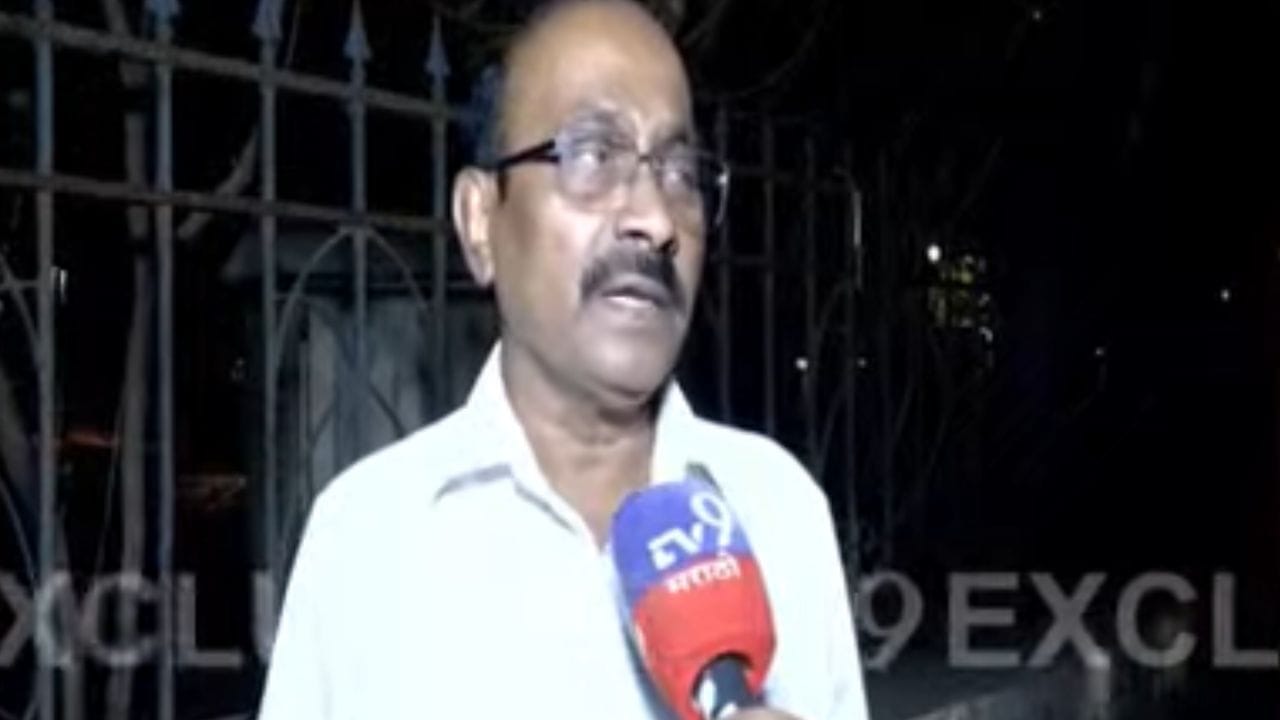 उद्धव ठाकरेंचं टेन्शन वाढलं; खासदार फुटल्यानंतर पुढची प्रक्रिया काय? शिंदेच्या भेटीनंतर माजी प्रधान सचिवांनी दिली A टू Z माहिती उद्धव ठाकरेंचं टेन्शन वाढलं; खासदार फुटल्यानंतर पुढची प्रक्रिया काय? शिंदेच्या भेटीनंतर माजी प्रधान सचिवांनी दिली A टू Z माहिती