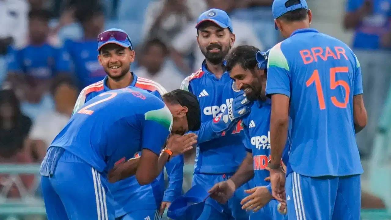 India vs Afghanistan, 3rd ODI: चेन्नई वनडे सामन्यात अर्शदीप सिंह खेळणार नाही, असा निर्णय घेण्याचं कारण की.. India vs Afghanistan, 3rd ODI: चेन्नई वनडे सामन्यात अर्शदीप सिंह खेळणार नाही, असा निर्णय घेण्याचं कारण की..