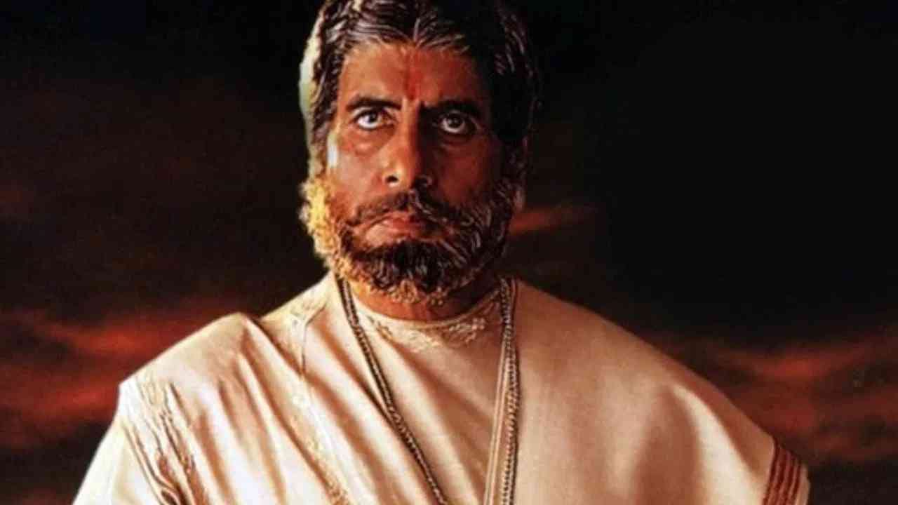 1999 साली आलेला अमिताभ बच्चन यांच्या 'सूर्यवंशम'चित्रपटाचं 7 कोटी रुपये बेजट होतं. जगभरात या चित्रपटाने बॉक्स ऑफिसवर 12.65 कोटी रुपयांची कमाई केली होती. IMDb वर या चित्रपटाला 6.4 रेटिंग आहे. यूट्यूब आणि अमेजन प्राइमवर तुम्ही हा चित्रपट पाहू शकता. 