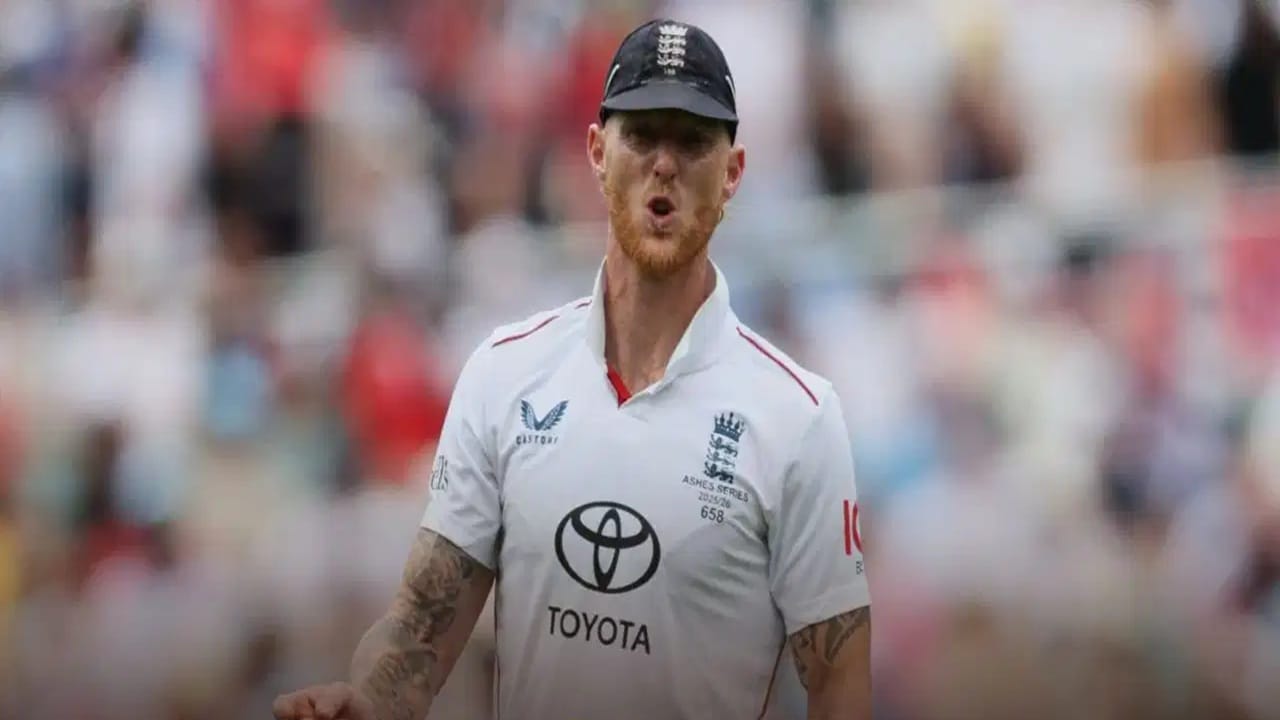 ENG vs NZ 2nd Test : बेन स्टोक्सला नाईट क्लब प्रकरण भोवलं, कर्णधारासह दोघांना डच्चू, आता कॅप्टन कोण? ENG vs NZ 2nd Test : बेन स्टोक्सला नाईट क्लब प्रकरण भोवलं, कर्णधारासह दोघांना डच्चू, आता कॅप्टन कोण?