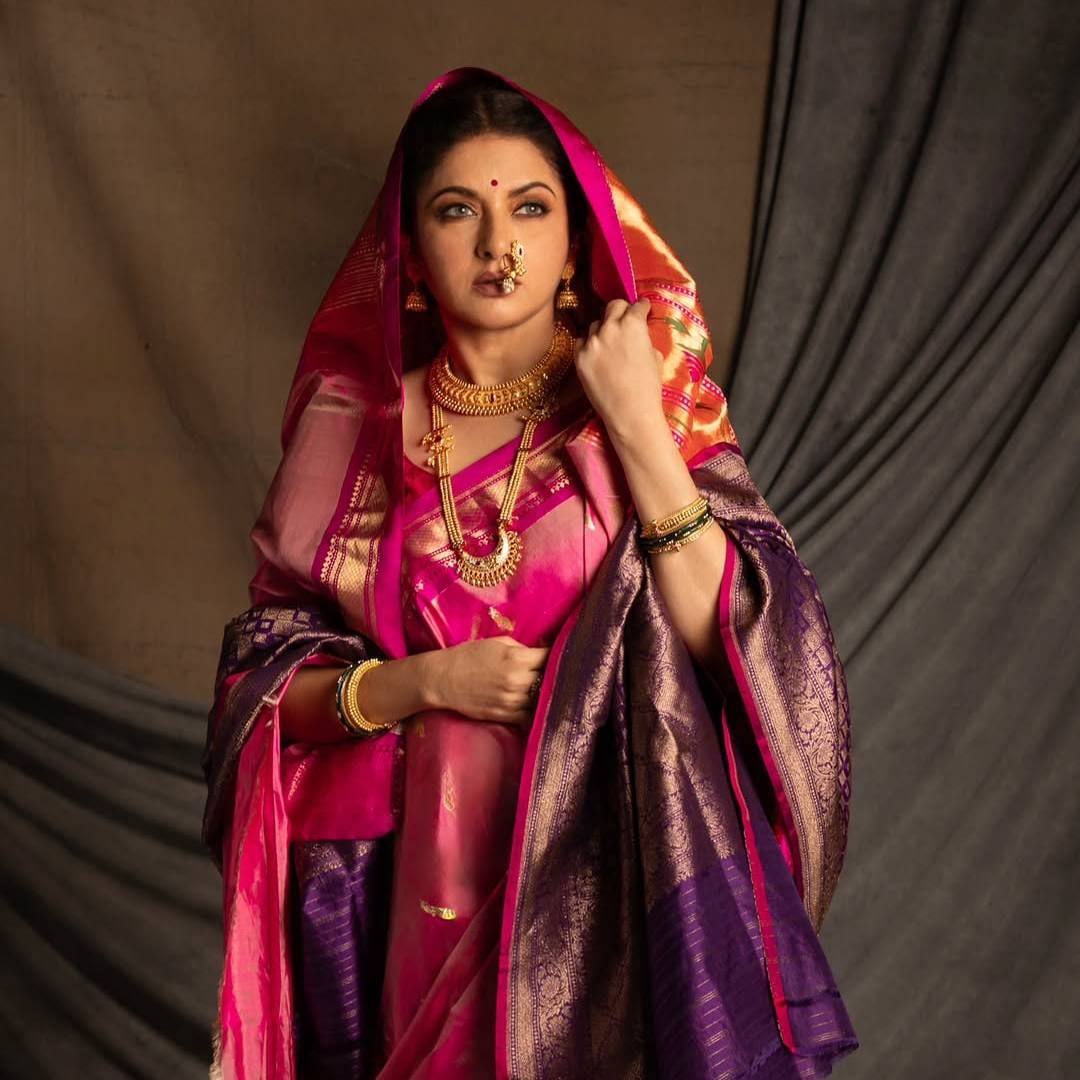 57 वर्षीय भाग्यश्रीने तिच्या कारकिर्दीत पहिल्यांदाच अशी ऐतिहासिक व्यक्तिरेखा साकारली आहे. 1990 च्या दशकात सलमान खानच्या ‘मैंने प्यार किया’ या चित्रपटातून ती रातोरात स्टार बनली होती. मात्र हिमालय शिवदासानीसोबत लग्न केल्यानंतर तिने फिल्म इंडस्ट्री सोडली होती.