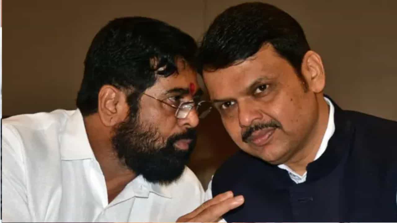 वरीष्ठांकडून दखल; शिंदे- फडवीसांची चर्चा अन्… संजय दीना पाटलांचं विधान वादाच्या भोवऱ्यात, काय निर्णय घेणार?