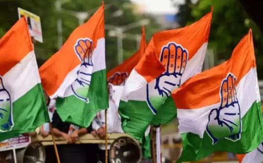 मात्र आता त्यांनी शिवसेना शिंदे गटात प्रवेश केला. या प्रवेशामुळे दक्षिण सोलापुरातील काँग्रेस संघटनेला मोठा धक्का बसल्याचे मानले जात आहे. दरम्यान, आता रमेश हसापुरे यांची पोकळी कशी भरून निघणार हे पाहणे महत्त्वाचे ठरणार आहे.