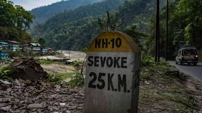 Chickens Neck : चिकन नेक मार्गे चाल करुन येण्याचा प्लान चीन-बांग्लादेशने विसरुन जावा, भारताने लावली परफेक्ट फिल्डिंग
