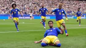 FIFA: या संघात देशाचे खेळाडू सोडा, कोचही नाही! शालेय बसमधून थेट प्रवेश