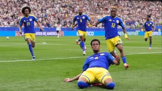 FIFA: या संघात देशाचे खेळाडू सोडा, स्वत:चा कोचही नाही! शालेय बसमधून थेट वर्ल्डकप स्पर्धेत आणि नोंदवला गोल