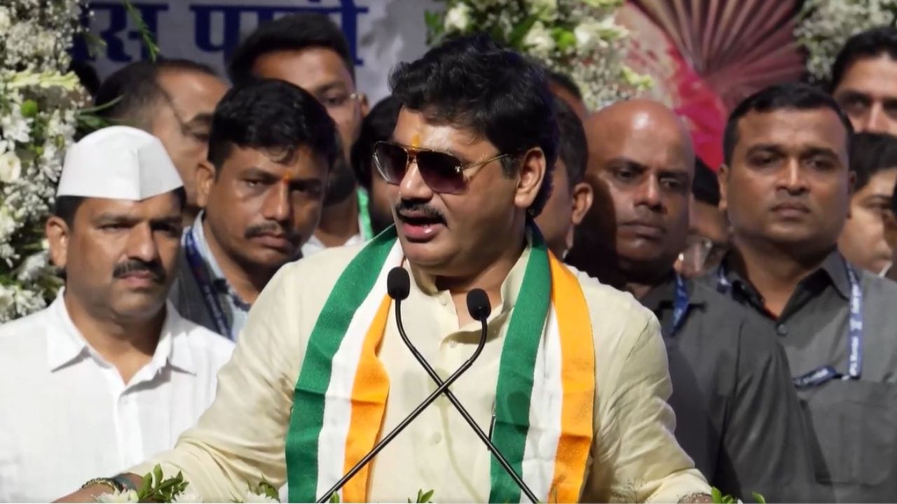 मी कायम 12 वा खेळाडू राहणार... संधी कधी मिळणार? धनंजय मुंडेंची खदखद आली समोर मी कायम 12 वा खेळाडू राहणार... संधी कधी मिळणार? धनंजय मुंडेंची खदखद आली समोर