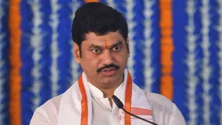 धाड..धाड…धाड…धनंजय मुंडेंकडून गोळीबार, कार आडवी लावून…धनंजय देशमुखांच्या आरोपाने मोठी खळबळ!