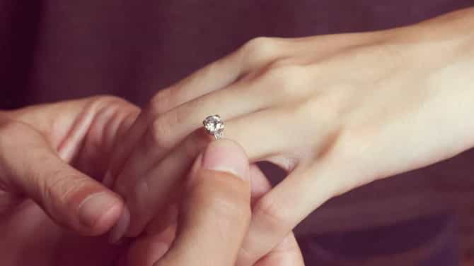 Diamond Astrology: या राशीच्या जातकांनी हिरा परिधान करणं टाळावं! ज्योतिषशास्त्र काय सांगते जाणून घ्या