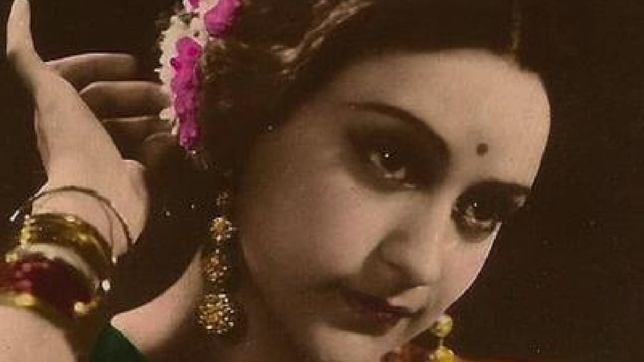 विशेषतः ‘पुकार’ चित्रपटातील राणी नूरजहाँची भूमिका त्यांच्या कारकिर्दीतील मैलाचा दगड ठरली. या भूमिकेचा प्रभाव इतका होता की प्रेक्षक चित्रपटगृहात प्रवेश करताना चपल बाहेर काढून जात असल्याच्या कथा आजही सांगितल्या जातात.