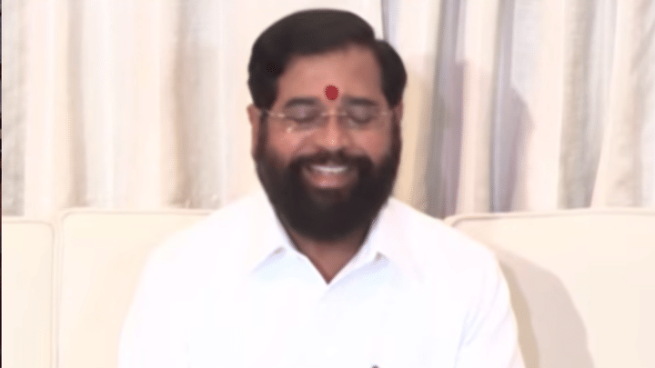 Video | बच्चू कडूंच्या त्या वक्तव्यावर शिंदेची प्रतिक्रिया, हावभावानेच वेधलं लक्ष Video | बच्चू कडूंच्या त्या वक्तव्यावर शिंदेची प्रतिक्रिया, हावभावानेच वेधलं लक्ष