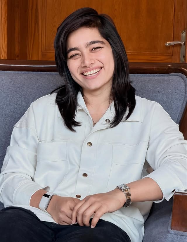 क्रिकेट जगतात पाकिस्तान हा भारताचा कट्टर प्रतिस्पर्धी आहे. या दोन संघांचा सामना असला दोन्ही देशांतील कोट्यवधी लोक तो आवर्जून पाहतात. महिला क्रिकेटमध्येही हे दोन्ही संघ आमनेसामने आले की कोट्यवधी लोक वेगवेगळ्या पद्धतीने सामना पाहतातच.