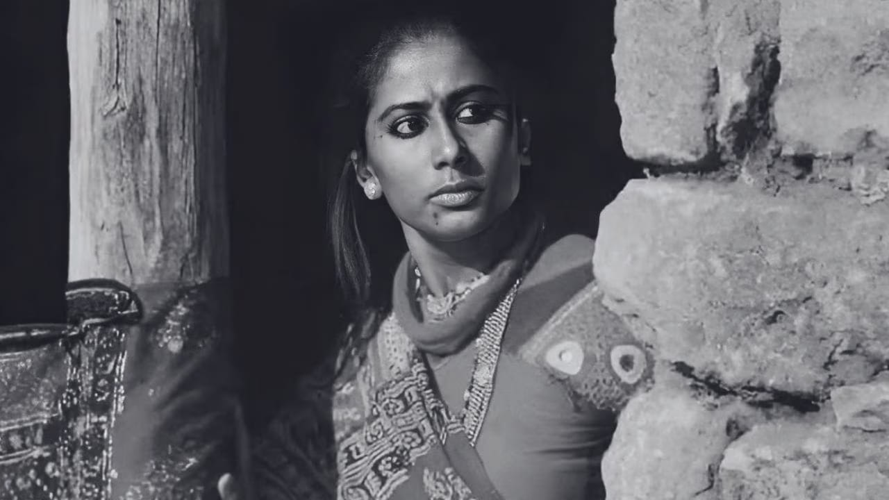 भारतीय चित्रपटसृष्टीत अनेक चित्रपट त्यांच्या कथेमुळे गाजले तर काही चित्रपट त्यांच्या निर्मितीच्या अनोख्या प्रवासामुळे कायम स्मरणात राहिले. 1976 साली प्रदर्शित झालेला 'मंथन' हा असा एक ऐतिहासिक चित्रपट आहे ज्याने केवळ प्रेक्षकांची मने जिंकली नाहीत तर भारतीय सिनेमात नवी परंपराही सुरू केली.
