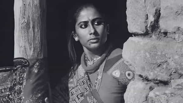 भारतीय चित्रपटसृष्टीत अनेक चित्रपट त्यांच्या कथेमुळे गाजले तर काही चित्रपट त्यांच्या निर्मितीच्या अनोख्या प्रवासामुळे कायम स्मरणात राहिले. 1976 साली प्रदर्शित झालेला 'मंथन' हा असा एक ऐतिहासिक चित्रपट आहे, ज्याने केवळ प्रेक्षकांची मने जिंकली नाहीत तर भारतीय सिनेमात नवी परंपराही सुरू केली.