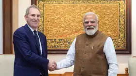 भारतात गुंतवणुकीसाठी जगभरातील उद्योजक उत्सुक, कंपन्यांची लागली रांग.