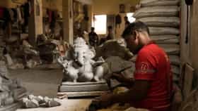 बापरे! गणेशमूर्ती घ्यायची म्हटलं की खिसा होणार खाली, किंमत तब्बल....