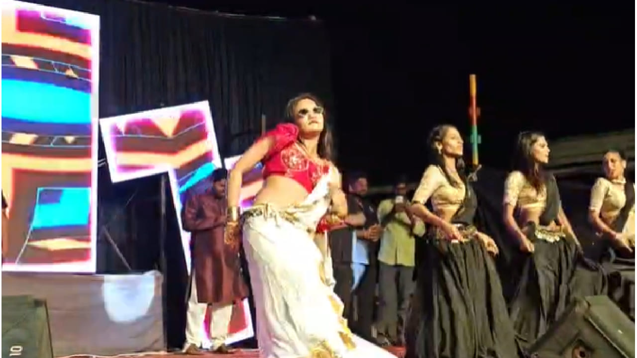 उरसानिमित्त यात्रा समितीच्या वतीने सलग तीन दिवस विविध धार्मिक, सांस्कृतिक आणि मनोरंजनात्मक कार्यक्रमांचे आयोजन करण्यात आले होते. या कार्यक्रमांच्या मालिकेतील प्रमुख आकर्षण ठरलेल्या गौतमी पाटीलच्या लावणी कार्यक्रमासाठी बिसुरसह परिसरातील अनेक गावांतील नागरिकांनी मोठ्या संख्येने उपस्थिती लावली.
