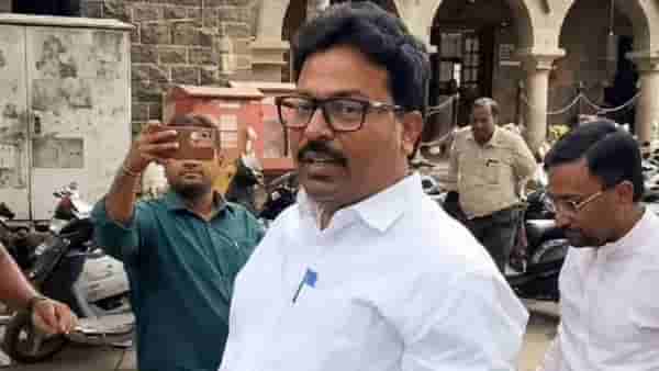 Gokul Geete Win in Nashik : नाशिकमध्ये गेम फिरला, एकनाथ शिंदेंच्या शिवसेनेला मोठा धक्का, अपक्ष उमेदवार गोकुळ गीते विजयी