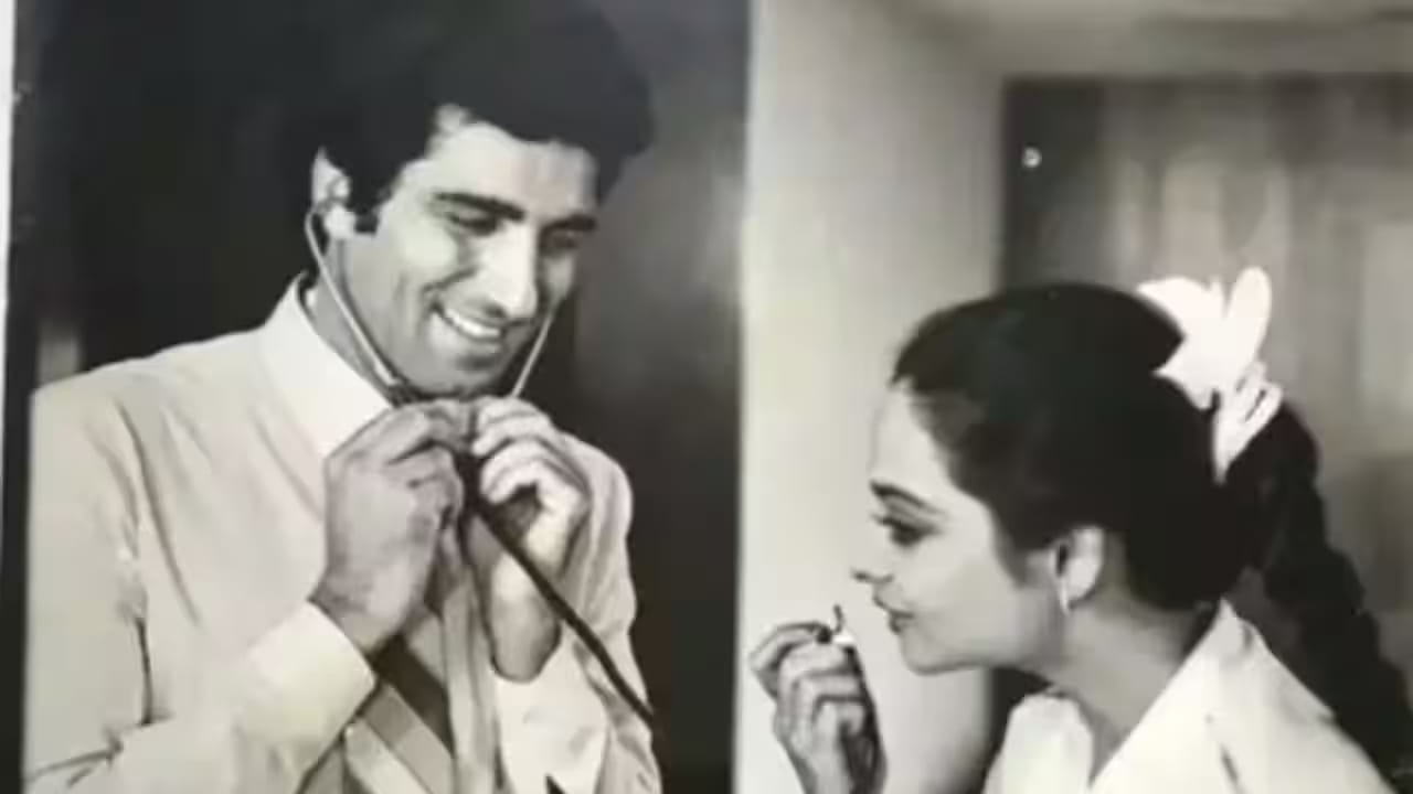 रेखा यांनी या नात्याबाबत कधीही सार्वजनिकरीत्या भाष्य केले नाही. मात्र, एका जुन्या मुलाखतीत राज बब्बर यांनी रेखांसोबतच्या जवळिकीबाबत संकेत दिले होते. कठीण काळात दोघांनी एकमेकांना भावनिक आधार दिल्याचे त्यांनी सांगितले होते. तसेच, रेखांसोबत घालवलेले काही क्षण आयुष्यात कधीही विसरता येणार नाहीत, असेही त्यांनी म्हटले होते.
