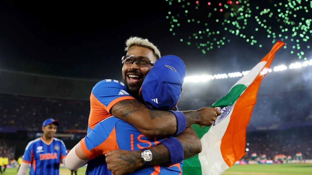 टीम इंडिया ऑगस्ट महिन्यात श्रीलंका दौऱ्यात 2 कसोटी आणि 3 टी 20i सामन्यांची मालिका खेळणार आहे. मात्र त्याआधी चाहत्यांना झटका देणारी बातमी समोर आली आहे. (Photo Credit : PTI)