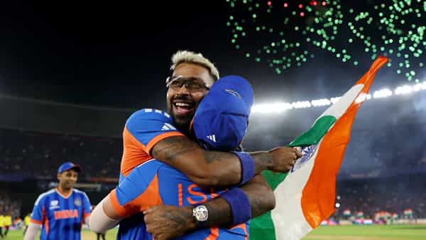 टीम इंडिया ऑगस्ट महिन्यात श्रीलंका दौऱ्यात 2 कसोटी आणि 3 टी 20i सामन्यांची मालिका खेळणार आहे. मात्र त्याआधी चाहत्यांना झटका देणारी बातमी समोर आली आहे. (Photo Credit : PTI)