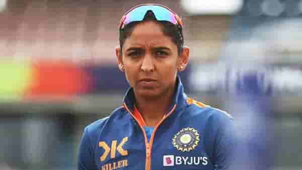 Team India : कॅप्टन हरमनप्रीत कौरमुळे टीम इंडिया अडचणीत! नक्की कशामुळे डोकेदुखी?