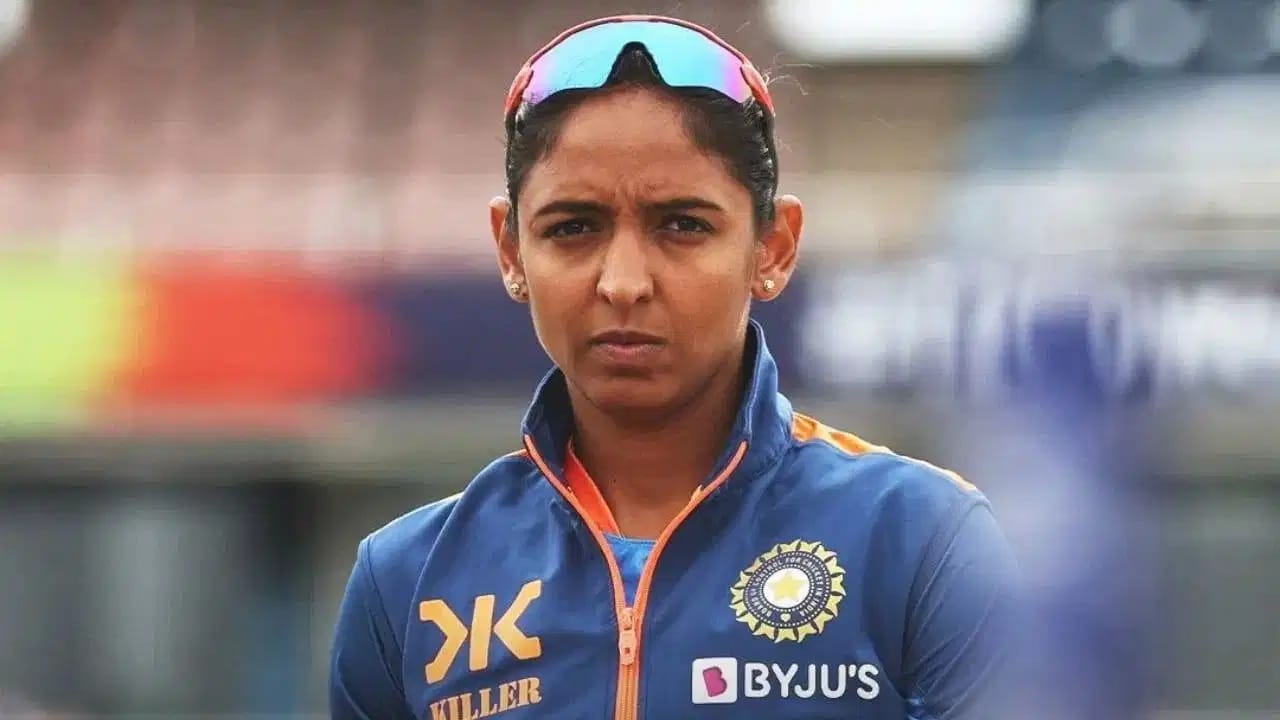 Team India : कॅप्टन हरमनप्रीत कौरमुळे टीम इंडिया अडचणीत! नक्की कशामुळे डोकेदुखी? Team India : कॅप्टन हरमनप्रीत कौरमुळे टीम इंडिया अडचणीत! नक्की कशामुळे डोकेदुखी?