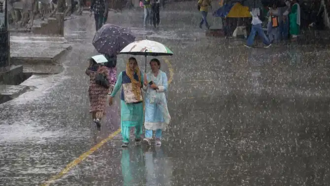 Monsoon Rain : मान्सूनचे रौद्र रूप दिसणार... या राज्यांना अतिमुसळधार पावसाचा इशारा, महाराष्ट्रातही बरसणार