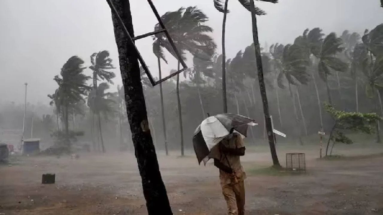 monsoon update : मान्सून महाराष्ट्रात दाखल पण IMD च्या नव्या इशाऱ्यानं चिंता वाढली, अत्यंत वाईट बातमी, राज्यावर मोठं संकट monsoon update : मान्सून महाराष्ट्रात दाखल पण IMD च्या नव्या इशाऱ्यानं चिंता वाढली, अत्यंत वाईट बातमी, राज्यावर मोठं संकट