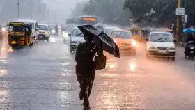 वादळ, वारे अन् विजांचा कडकडाट, महाराष्ट्रासह या राज्यांना पाऊस झोडपणार.