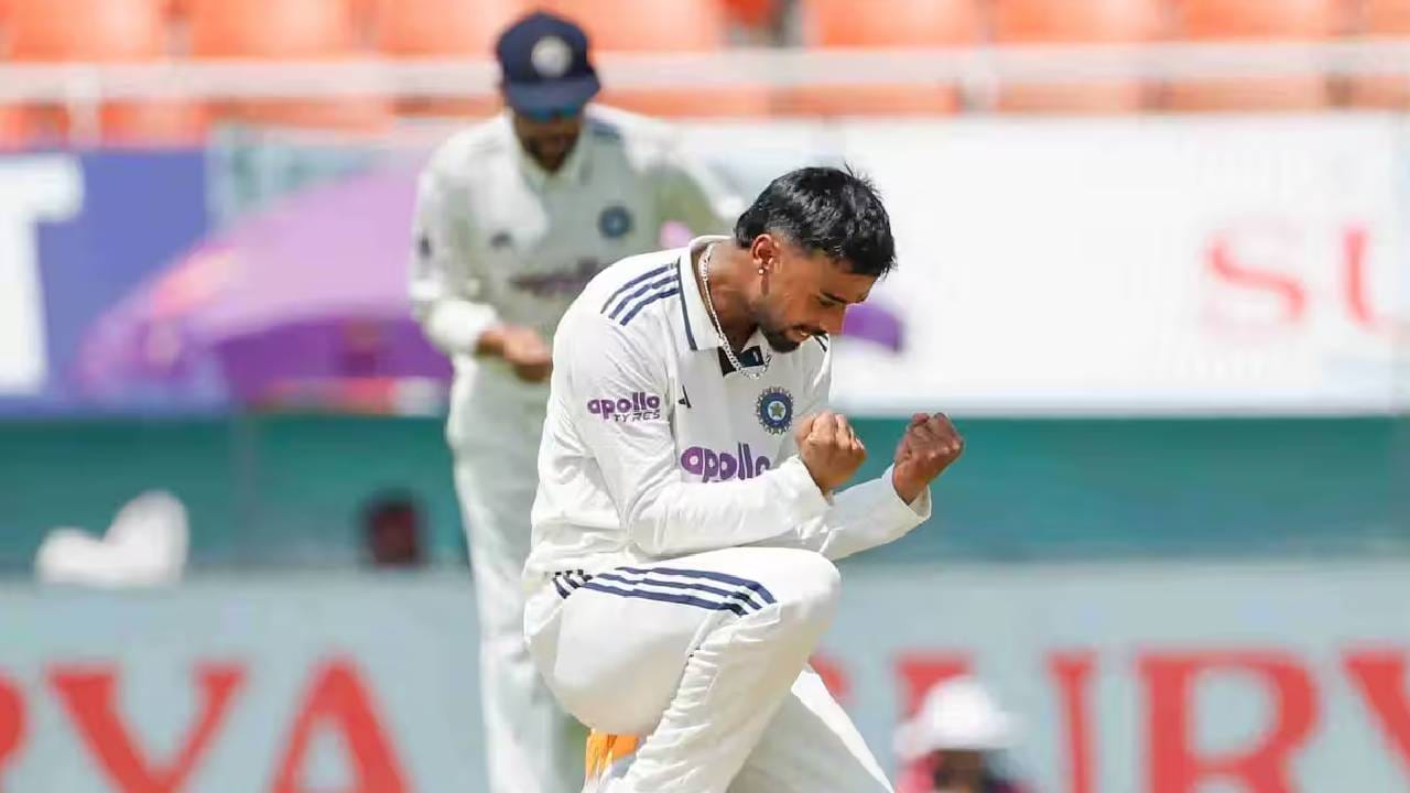 आशियाई संघाने मिळवलेले दुसरा सर्वात मोठा विजय आहे. पहिल्या क्रमांकावर पाकिस्तानचा संघ आहे. पाकिस्तानने 2002 मध्ये लाहोरमध्ये न्यूझीलंडला एक डाव आणि 324 धावांनी नमवलं होतं. आता भारताने अफगाणिस्तानला एक डाव आणि 300 धावांनी पराभूत केलं आहे. (Photo: BCCI)