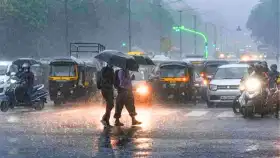 वादळी पावसासह उष्णतेचाही तडाखा, 17 राज्यांना धोक्याचा इशारा
