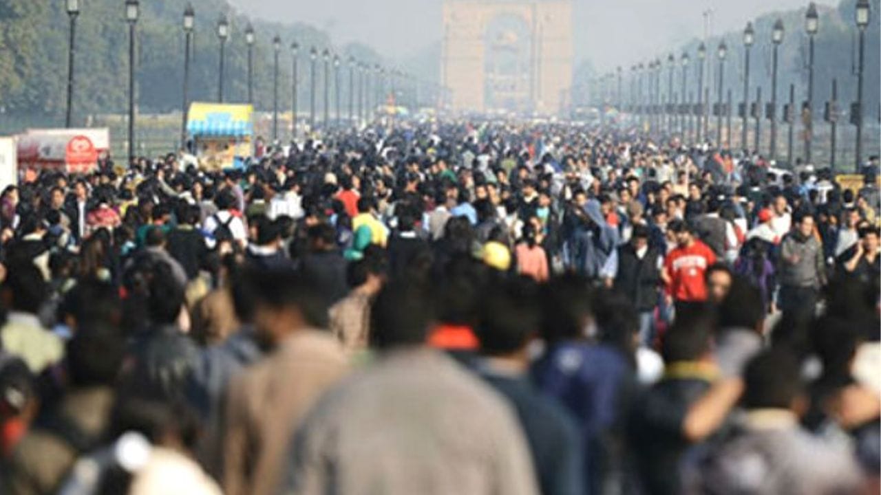 घटती लोकसंख्या भारतापुढे मोठे आव्हान, जगातील तज्ज्ञांमध्ये चिंता, वृद्ध.. घटती लोकसंख्या भारतापुढे मोठे आव्हान, जगातील तज्ज्ञांमध्ये चिंता, वृद्ध..