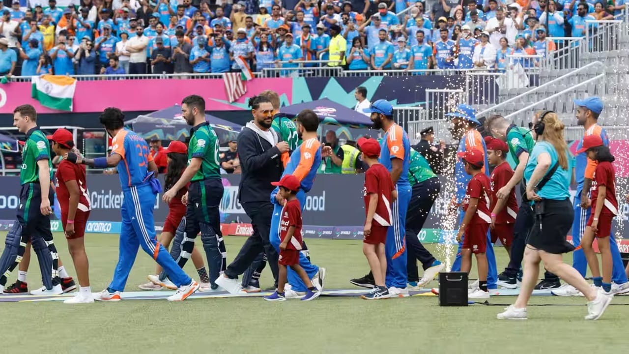 IRE vs IND : आयर्लंड-भारत टी 20I मालिकेसाठी नव्या कर्णधाराचं नाव जाहीर, 6 खेळाडू सीरिजमधून आऊट IRE vs IND : आयर्लंड-भारत टी 20I मालिकेसाठी नव्या कर्णधाराचं नाव जाहीर, 6 खेळाडू सीरिजमधून आऊट