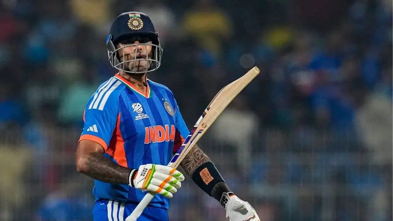 Suryakumar Yadav : 3 चौकार-4 षटकार, सूर्याची कॅप्टन्सी जाताच वादळी खेळी, पाहा व्हीडिओ Suryakumar Yadav : 3 चौकार-4 षटकार, सूर्याची कॅप्टन्सी जाताच वादळी खेळी, पाहा व्हीडिओ
