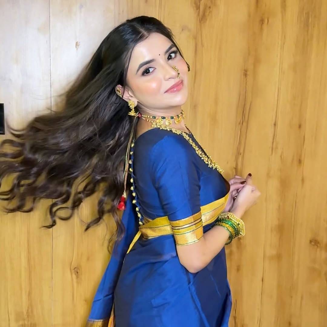गेल्या चार वर्षांत श्रद्धाने अनेक मालिकांमधून छोट्या-मोठ्या भूमिका साकारत अभिनय क्षेत्रात स्वतःची ओळख निर्माण केली. मुख्य अभिनेत्री बनण्याचं स्वप्न मनात बाळगून ती सातत्याने मेहनत घेत राहिली. अखेर अडीच वर्षांच्या अथक प्रयत्नांनंतर तिला मराठी मिडियम मालिकेच्या ऑडिशनसाठी संधी मिळाली.