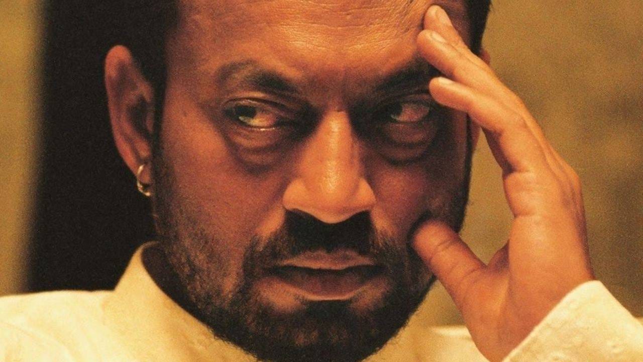 एक काळ होता जेव्हा अंडरवर्ल्डचा ग्लॅमर जगावर खूप दबदबा होता. त्याच काळात गँगस्टरशी संबंधित अनेक चित्रपट सिनेमागृहात प्रदर्शित होत होते. पण आज आपण ज्या चित्रपटाबद्दल बोलत आहोत, त्यात केवळ गोळीबार आणि रक्तपातच दाखवला गेला नाही, तर जगातील सर्वात प्रसिद्ध कथेला मुंबईच्या गल्लीबोळात उतरवण्यात आले. या चित्रपटात मोठमोठे डॉन, सत्तेची भूक, प्रेम, विश्वासघात आणि इतका जबरदस्त सस्पेन्स होता की, प्रेक्षकांची नजर स्क्रीनवरून क्षणभरही हटत नव्हती. दमदार कथानक आणि अनुभवी कलाकार असूनही ही फिल्म बॉक्स ऑफिसवर विशेष काही करू शकली नाही आणि फ्लॉप ठरली.