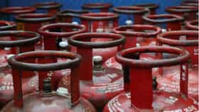 LPG Price Today : एलपीजी गॅस सिलेंडरच्या जाणून घ्या किमती..
